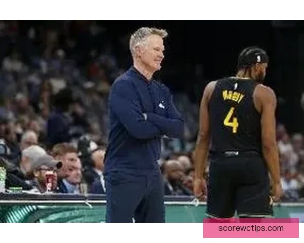 穆迪接受医疗处理双方球员眼含泪水全场沉寂气氛令人动容