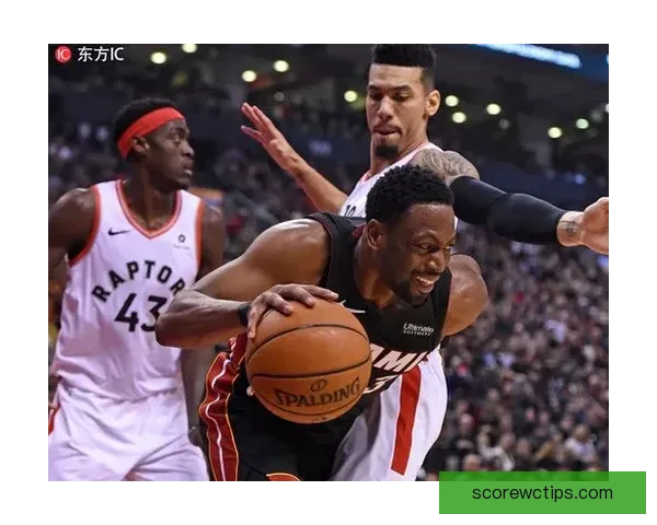 小卡手腕带伤征战猛龙全场坚持展现顽强斗志